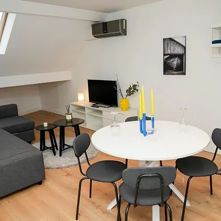 Friendly 1br & 1lr Apt, 15 Min Walk To Center * Gent